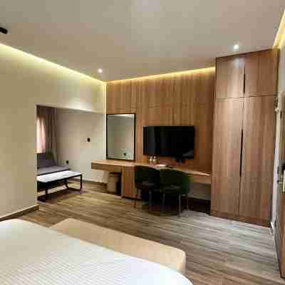 Hamsun Shahrah-e-Faisal Extension Rooms