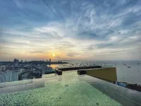 WZZ Sea View Stay at The Edge Central - Infinity Pools