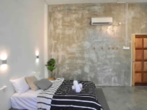 3 BDR shoplot style homestay Yong Peng three rooms. Hotels in Yong Peng