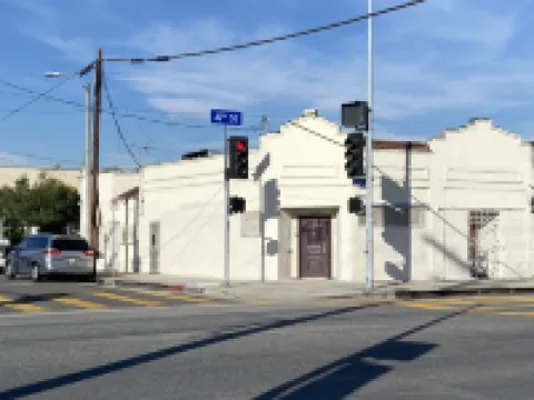LA Homestay Hotels near Little Tokyo