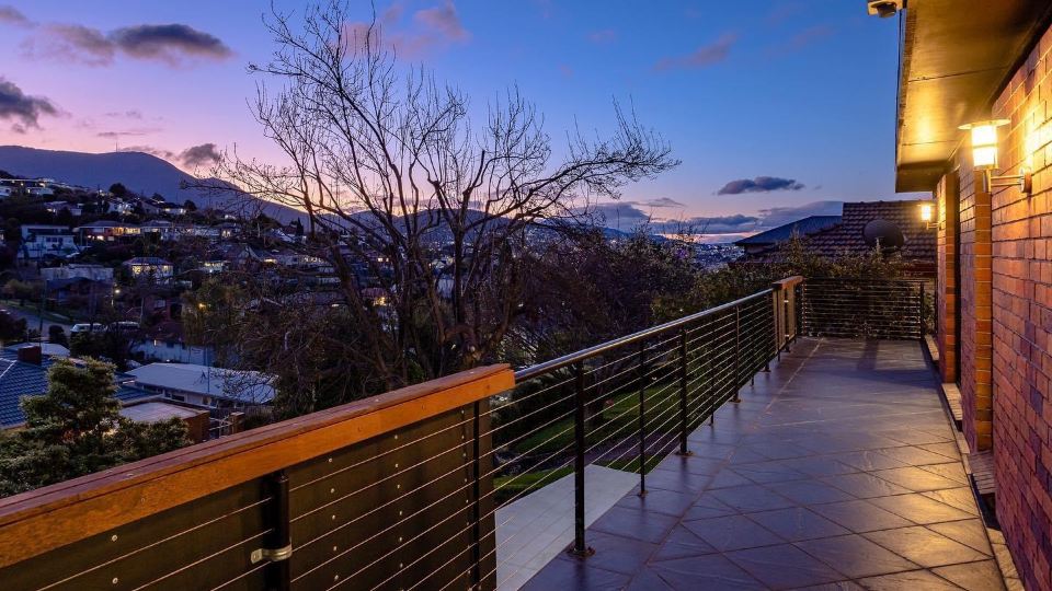 Lipscombe Mt Wellington view luxury house