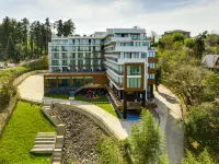 Greenwood Hotels in Chaisubani