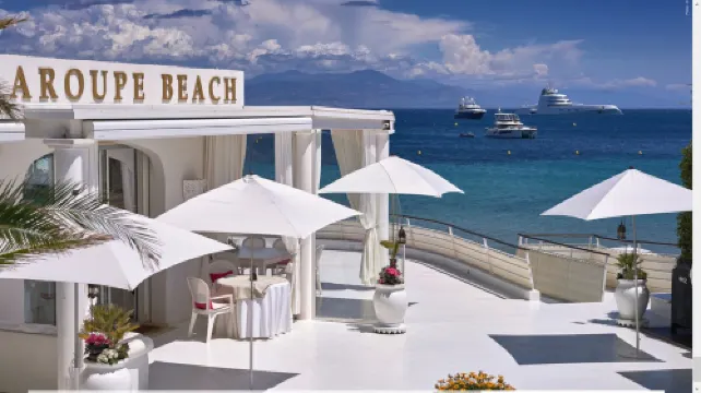 Waterfront villa in Cap d'Antibes