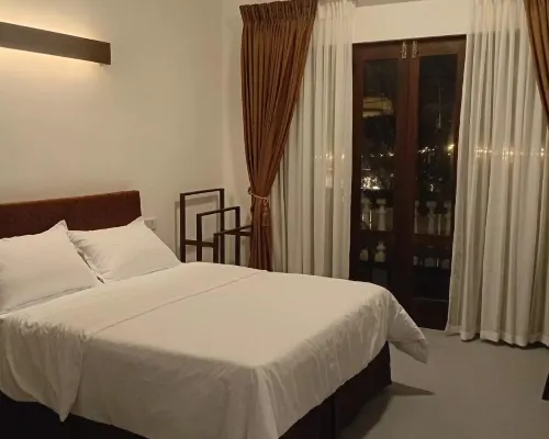 Golden Ente Hotels in Unawatuna