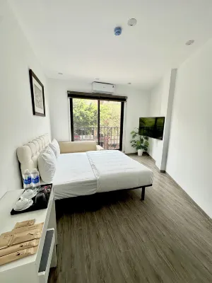 Hanoi IRIS Homestay 2A Nguyen Hong Hotels near United Nations Development Programme