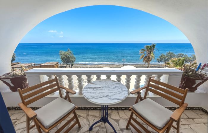 Stavros Beachfront Domes by Booking Kottas