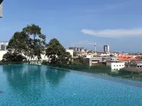 Cozy Stay with Distant Seaview | Near Jonker Walk - Pemandangan Pantai