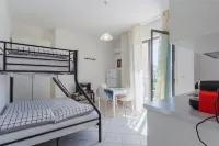 5 Bnb delle Nazioni with parking,9min Airport Sea