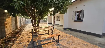 Eagle Weavers Nest Отели в г. Simonga