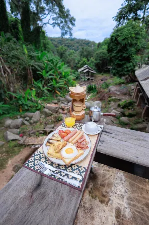 RiverRock Home Отели рядом с достопримечательностью «Chiangmai CAD Khomloy Sky Lantern Festival»