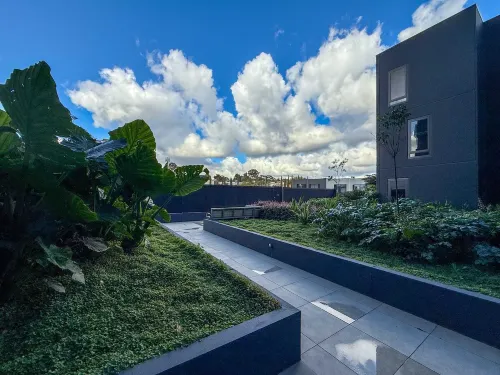 Stylish 1BR Apt in Ivanhoe with Free Parking