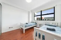 Tranquil 2 BR Apt (Parking)/Darling Harbour-10mins Hotels in Ultimo
