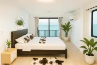 Exclusive On-the-beach Jade's Beach Villa
