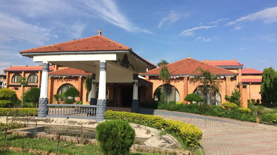 Hotel Lumbini Garden New Crystal