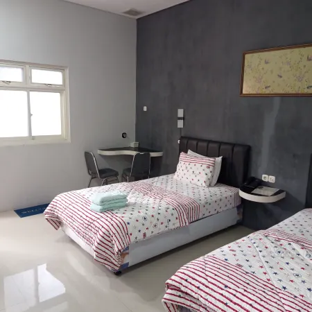 Tulip Guest House & Cafe