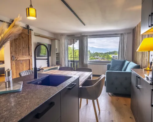 Wolfgangsee Appartements - Mountainview, Balcony, Parking Space - Top 503 Hotele w: Strobl