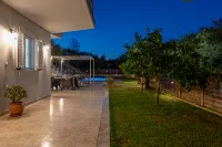 Ruvelis private pool villa