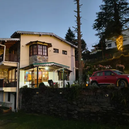 Elphinstone Inn