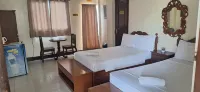 JMRN Pensione Inn - parking