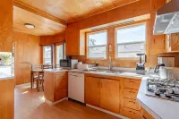 Cozy 5 Bedroom House, Central AC, Best for Work and Family Group Trip Hotel a Richmond