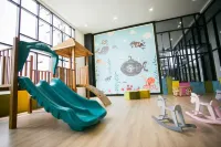 Econest Apartment By The One - Educity Ecobotanic Hotels in Gelang Patah