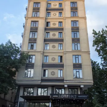 比什凱克東方酒店 鄰近Asia Mall的酒店