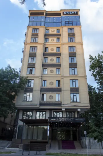 Orient Hotel ビシケクのホテル