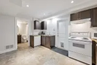 Private 1 bedroom in Brookswood