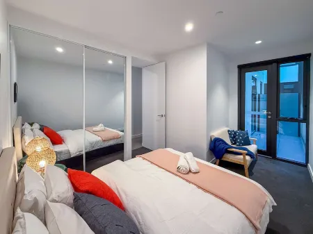 Modern 1BR Apt Near Swinburne & Glenferrie Rd