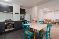 Brunswick 1BR: City & Comfort w/ Free Parking Hotels in Brunswick