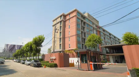 DCondo Hyde Chiang Rai Отели рядом с достопримечательностью «Wat Hong O»