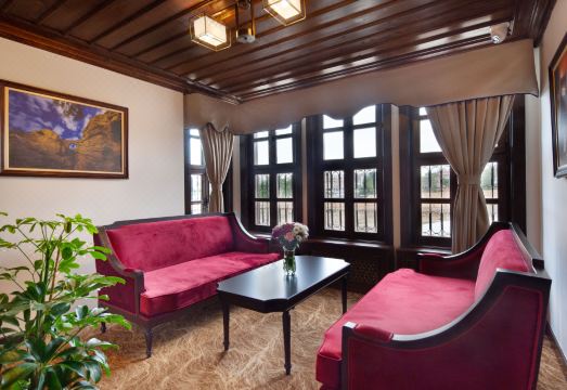 2. 시르찰리 호텔..