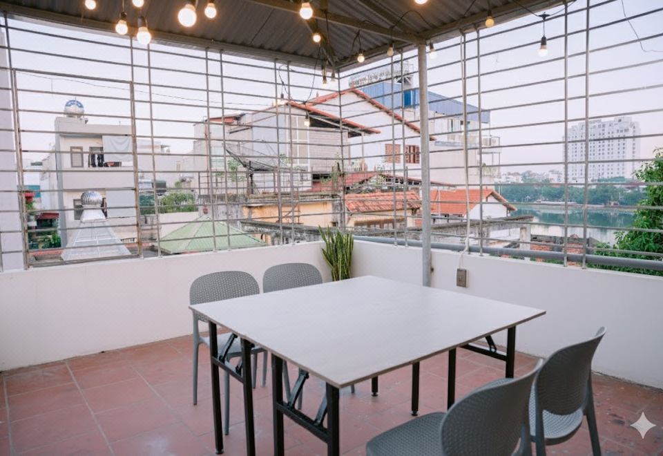 Four Seasons Serenity 실내 인테리어