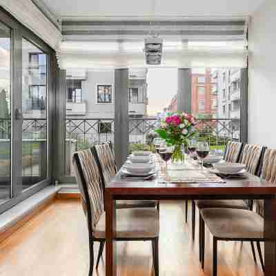 Lumina stylish apartment with parking Rooms