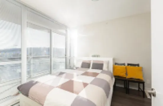 Coquitlam Center Bright & Modern 1BR Parking included Steps to SkyTrain | Pool & Gym