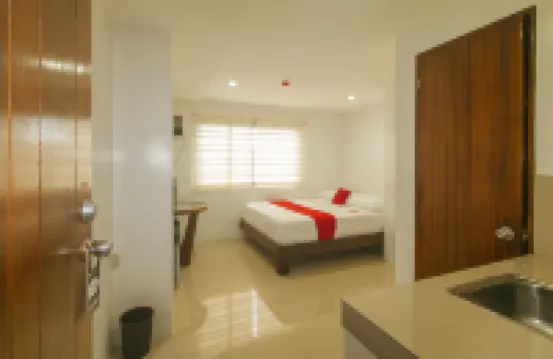 RedDoorz @ Casa 82 Hotels in Quezon City
