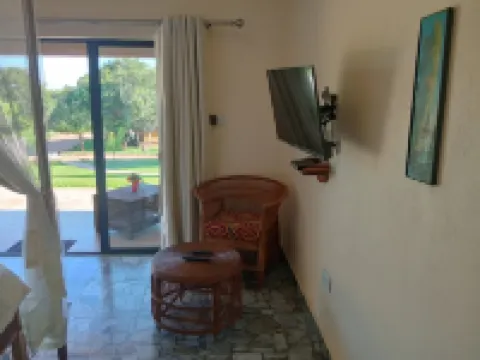 Zambezi Chalet. Game & Canoeing Safaris + Fishing. Hotels in Siavonga