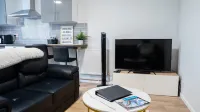 Reardon Apartment - Parking/Wifi - Warwick