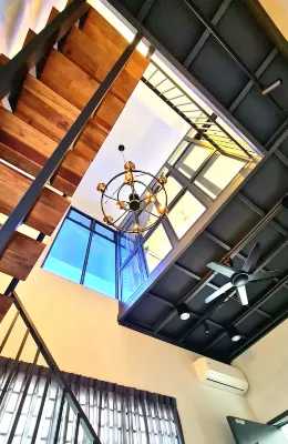 Cozy Home/Pool Cinema/Karaoke Jonker 1.2 km 20+8pax - Villas