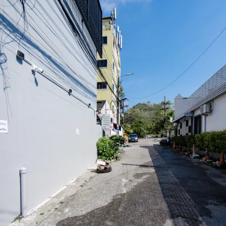 HippoTel Khaorang Phuket Town