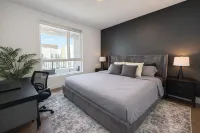 Chic Stay 10 Min to Disneyland w/Pool, Gym&Parking - Homestays