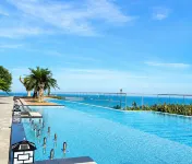Wyndham Soleil 5-star apartment, balcony overlooking My Khe beach. - 無邊際泳池