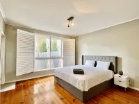 4 Bed Family Villa with Pool & Parking - مسبح خاص