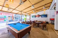 R&B hostel apartments and sports bar -  โฮสเทล