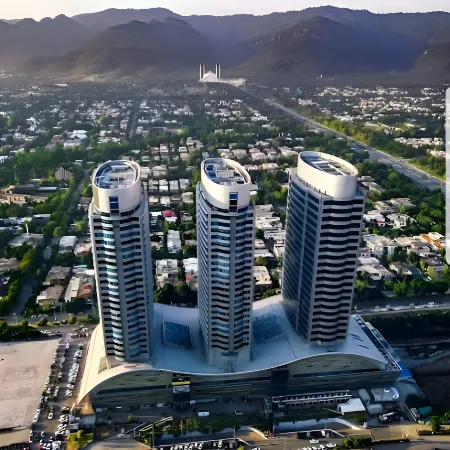 Centaurus Hotel Suites Отели рядом с достопримечательностью «Торговый центр Centaurus»