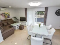 Villa Sana Hotels in Vir