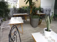 Strawberry Hotel Da Lat