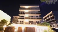 FlxHo Horizon ONE - Luxury Hotel & Residences Golf Course Road, 2 Min from 42-43 Metro Station