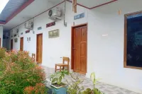 Hotel O Kost Reski 1 Near Pasar Rakyat Limbung - parking