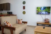 Coastal vibes w/private beach access /Pearl Marina